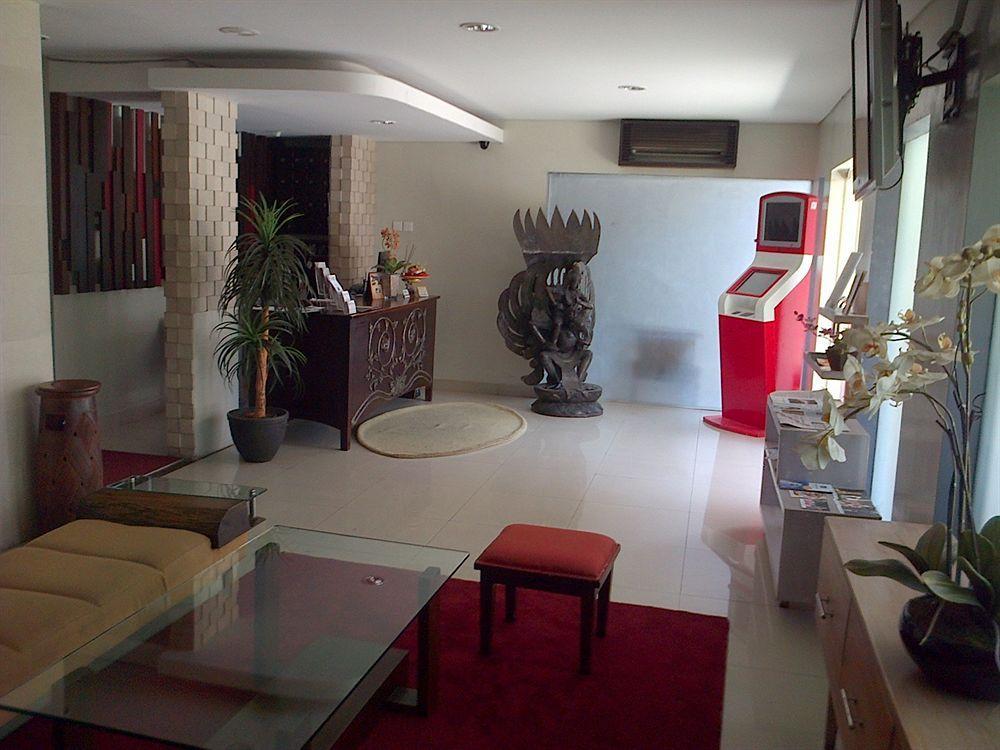 Santosa City Hotel デンパサール エクステリア 写真
