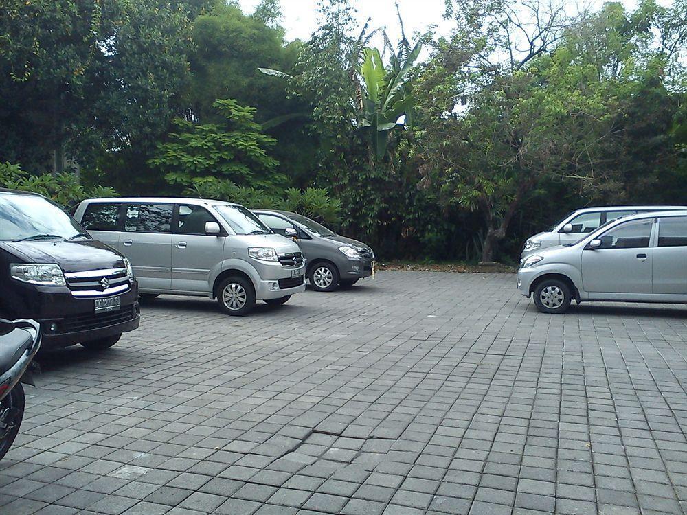 Santosa City Hotel デンパサール エクステリア 写真