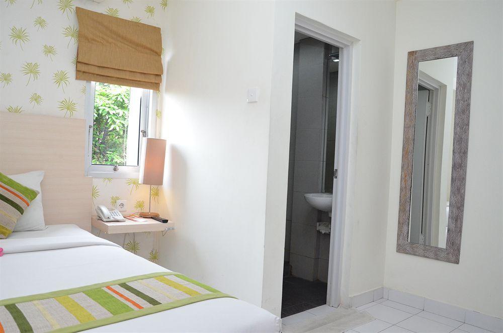 Santosa City Hotel デンパサール エクステリア 写真