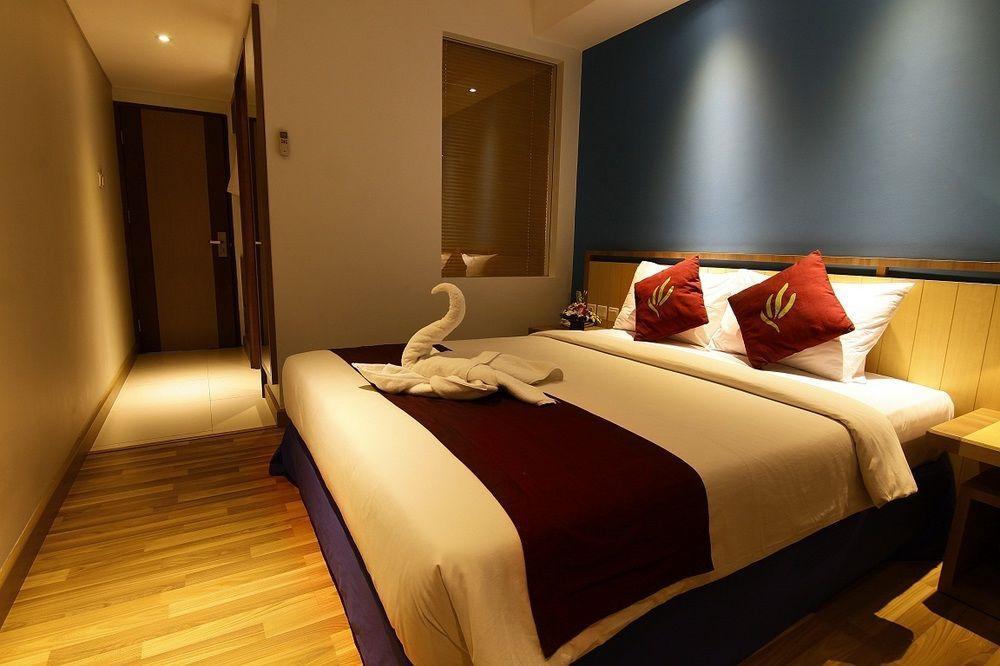 Santosa City Hotel デンパサール エクステリア 写真