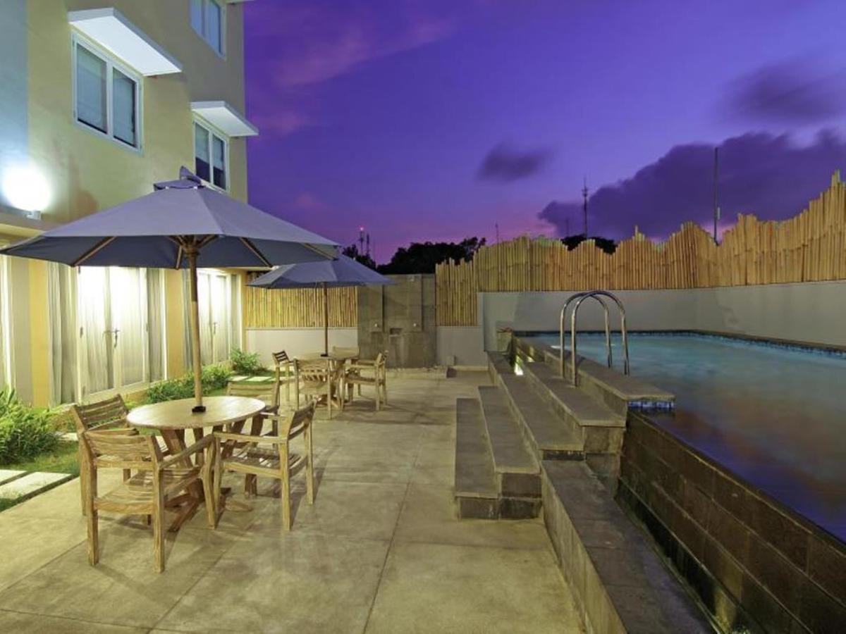 Santosa City Hotel デンパサール エクステリア 写真