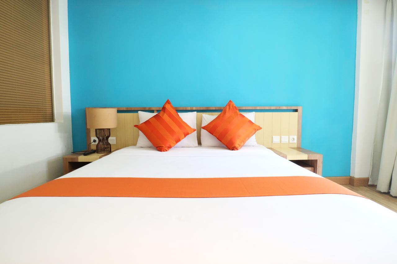 Santosa City Hotel デンパサール エクステリア 写真