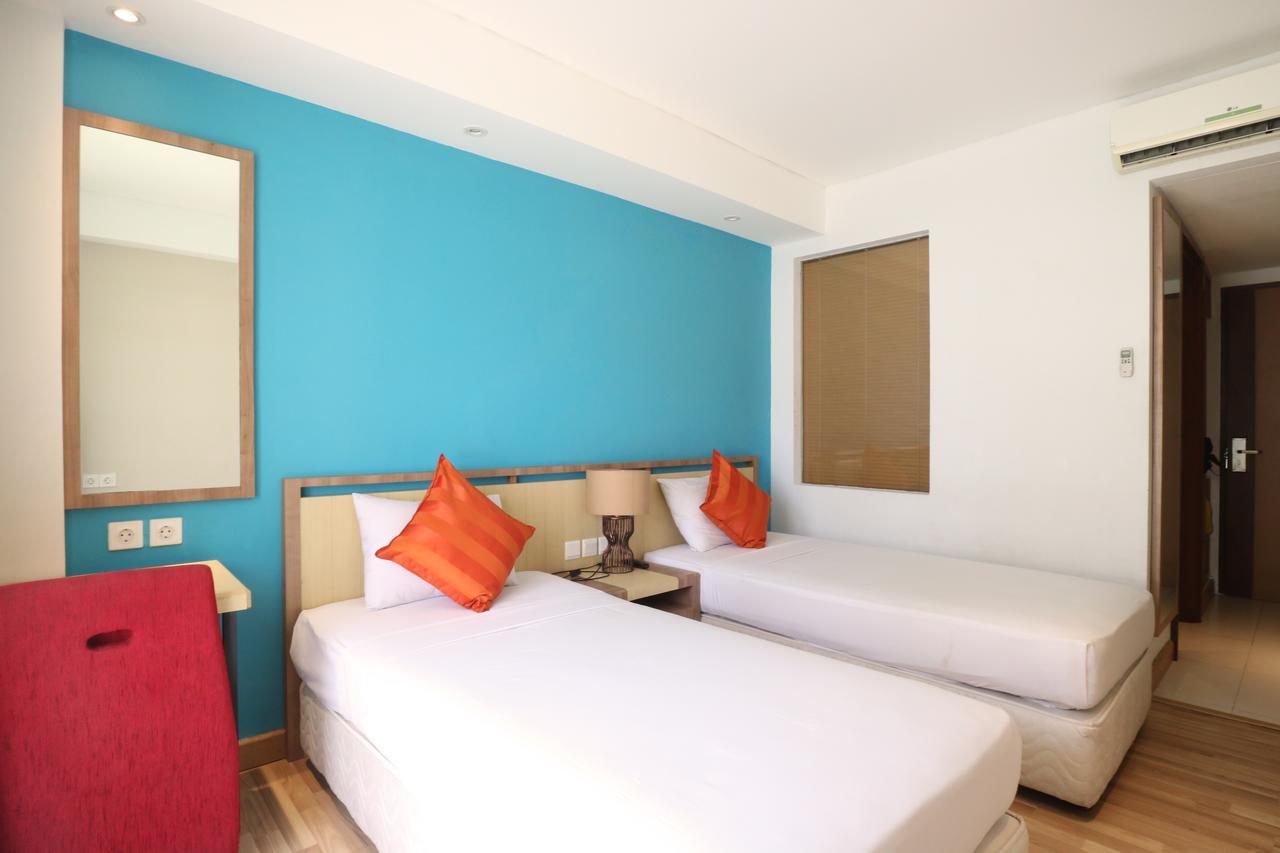 Santosa City Hotel デンパサール エクステリア 写真