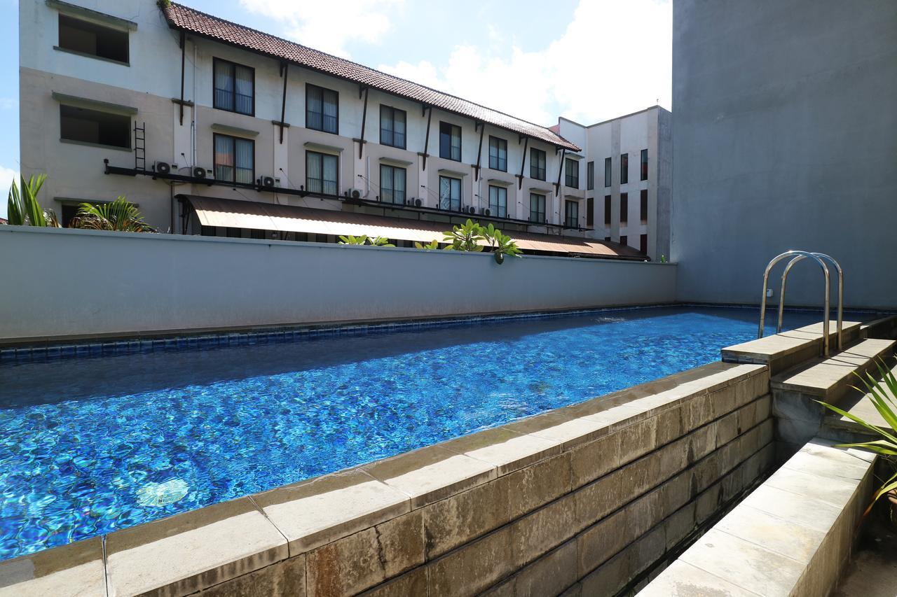 Santosa City Hotel デンパサール エクステリア 写真