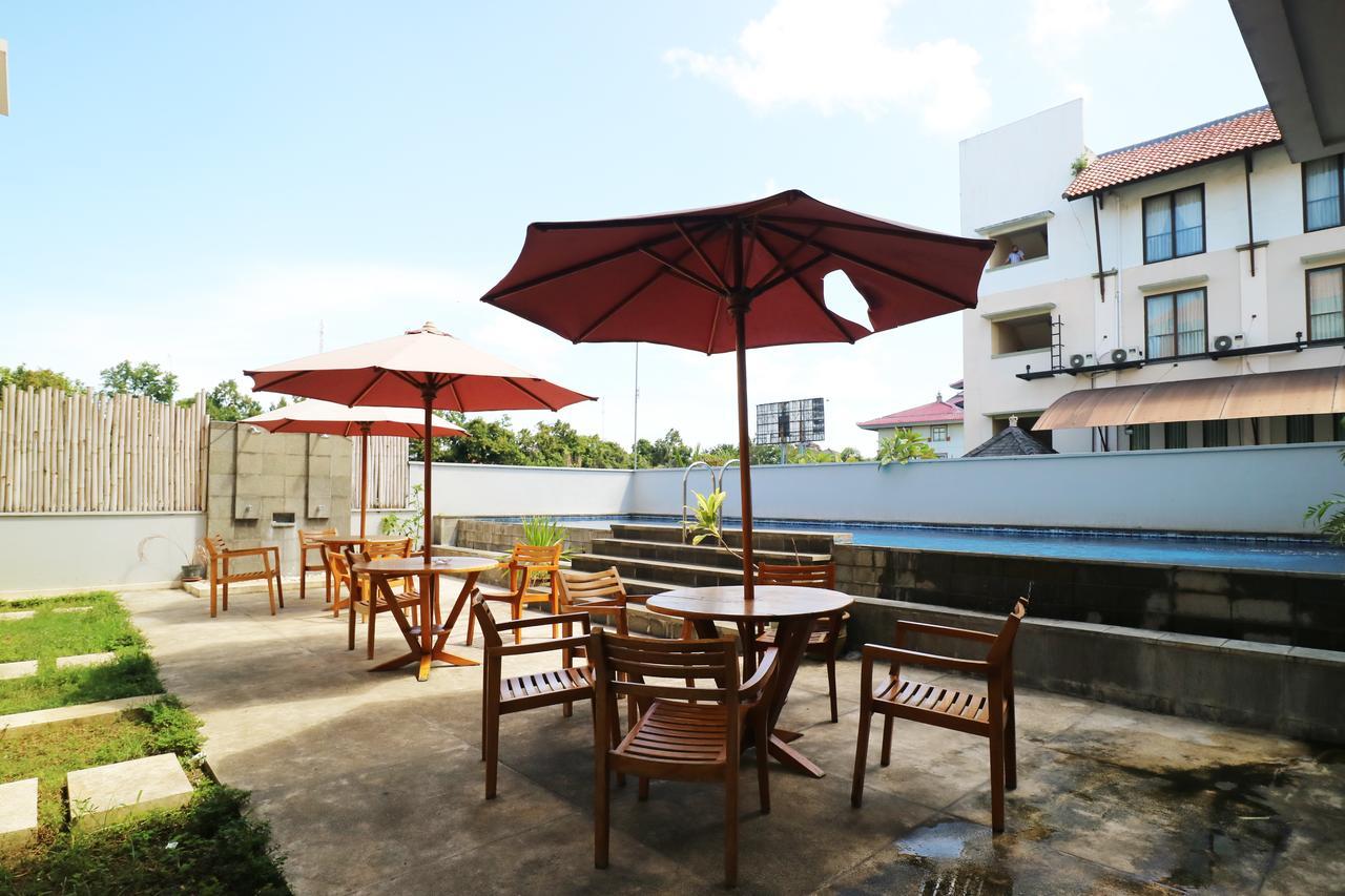 Santosa City Hotel デンパサール エクステリア 写真