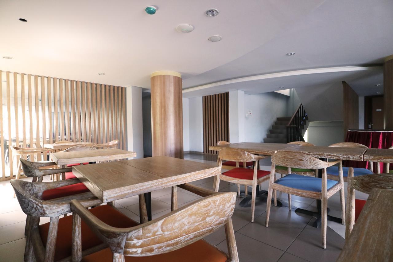 Santosa City Hotel デンパサール エクステリア 写真
