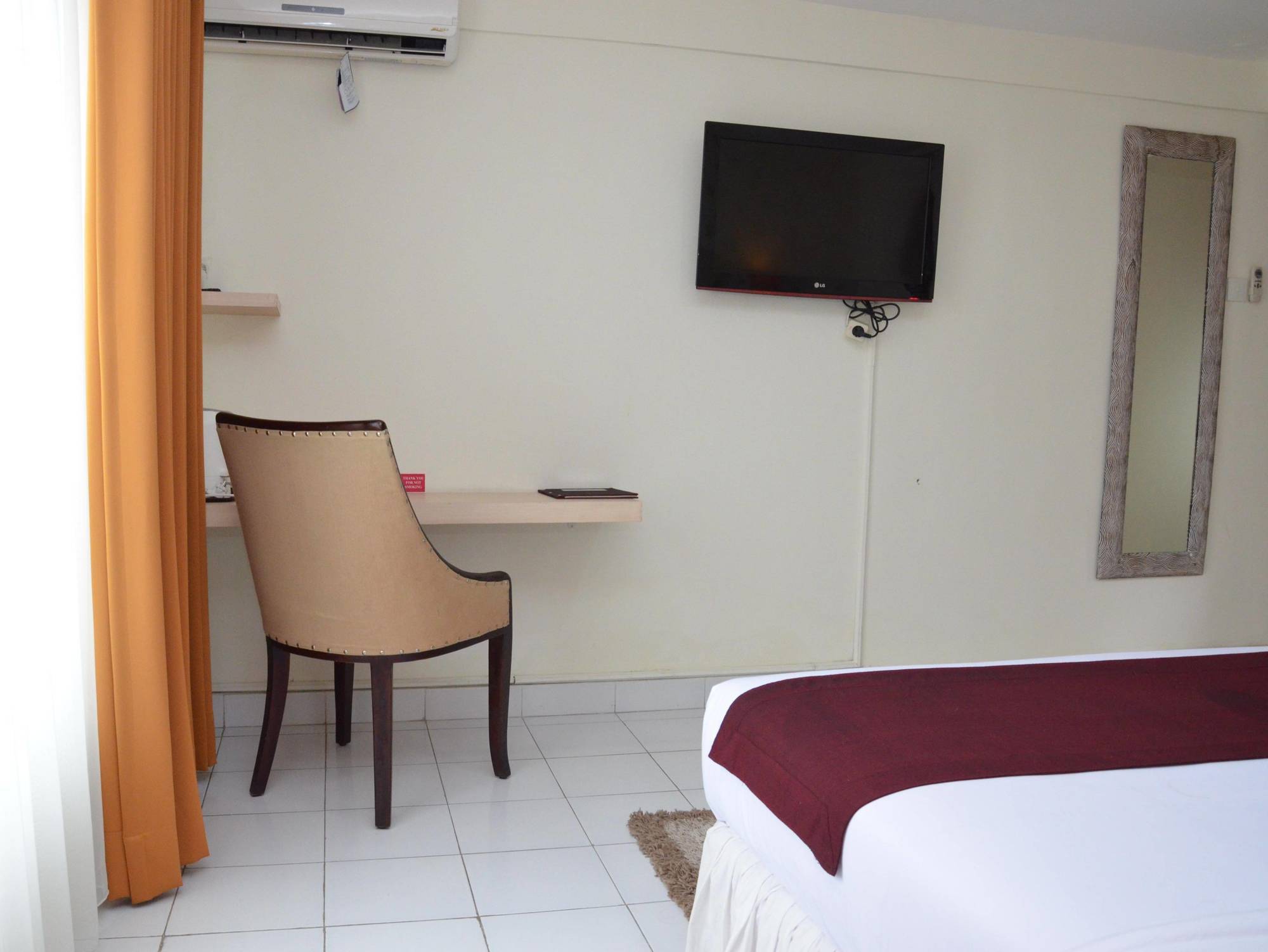 Santosa City Hotel デンパサール エクステリア 写真
